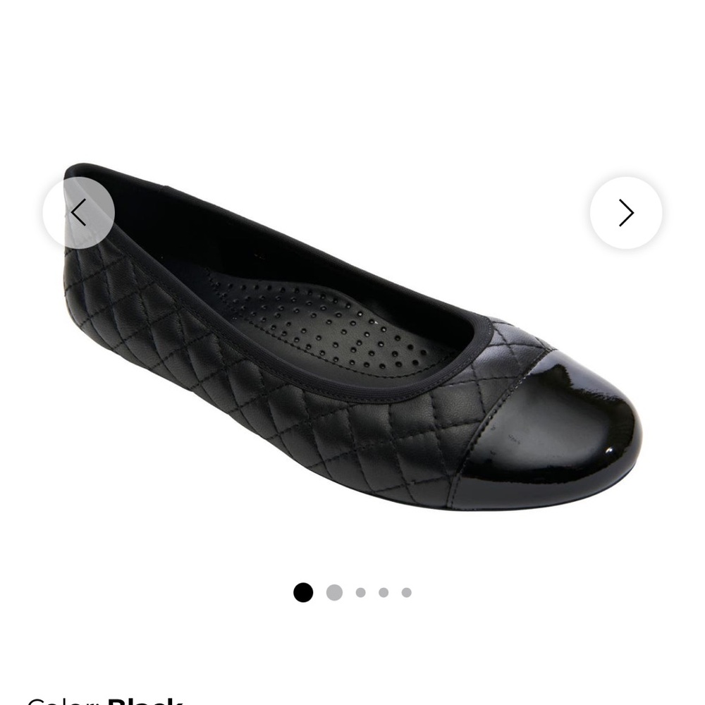 Vaneli Black Quilted Flats